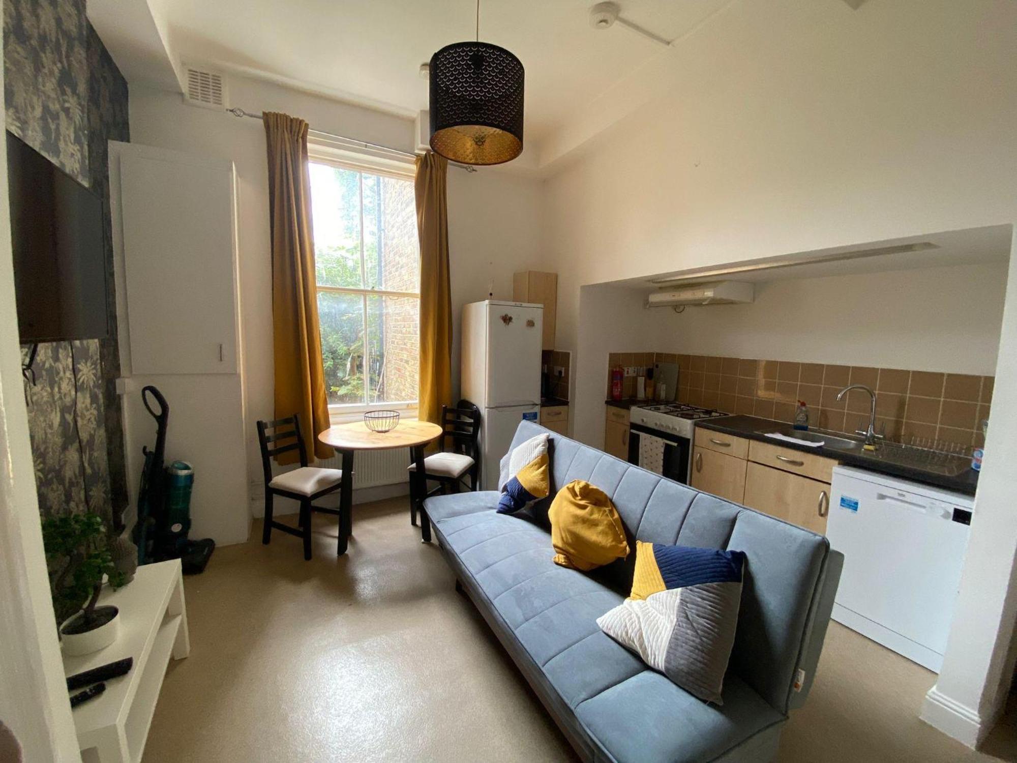 Bustling Western Apartment London Eksteriør billede